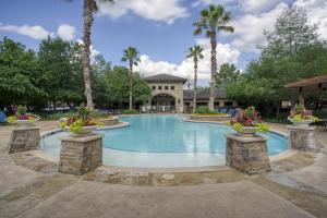 Apartments in San Antonio, Texas - Pool with View to Clubhouse