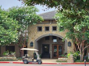 Apartments for rent in San Antonio, TX - Leasing Center and Clubhouse Exterior Entrance 
